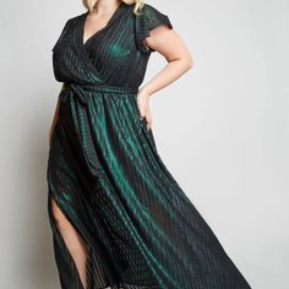 Modcloth Dresses & Skirts - Modcloth- Your Time to Shine Metallic Green Dress